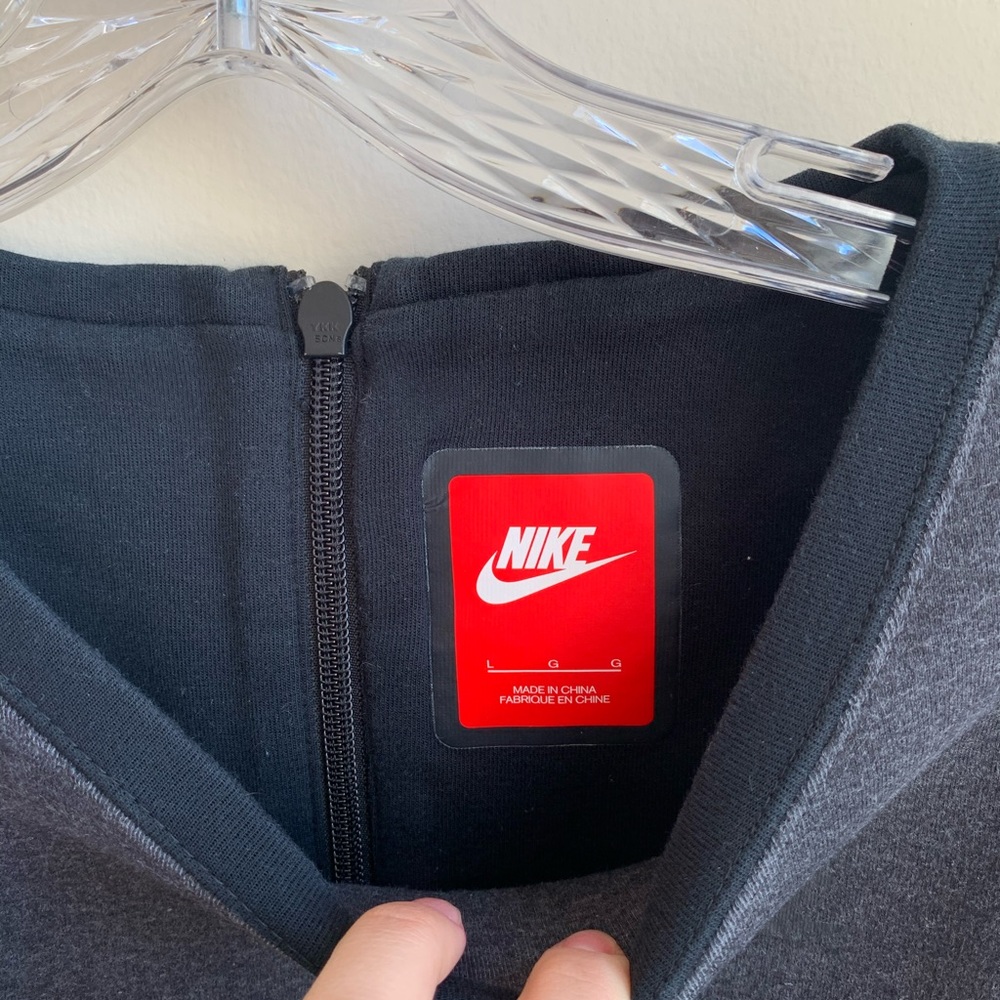 Nike Sportswear Tech Fleece Crew Sweatershirt 🖤 - Picture 9 of 12